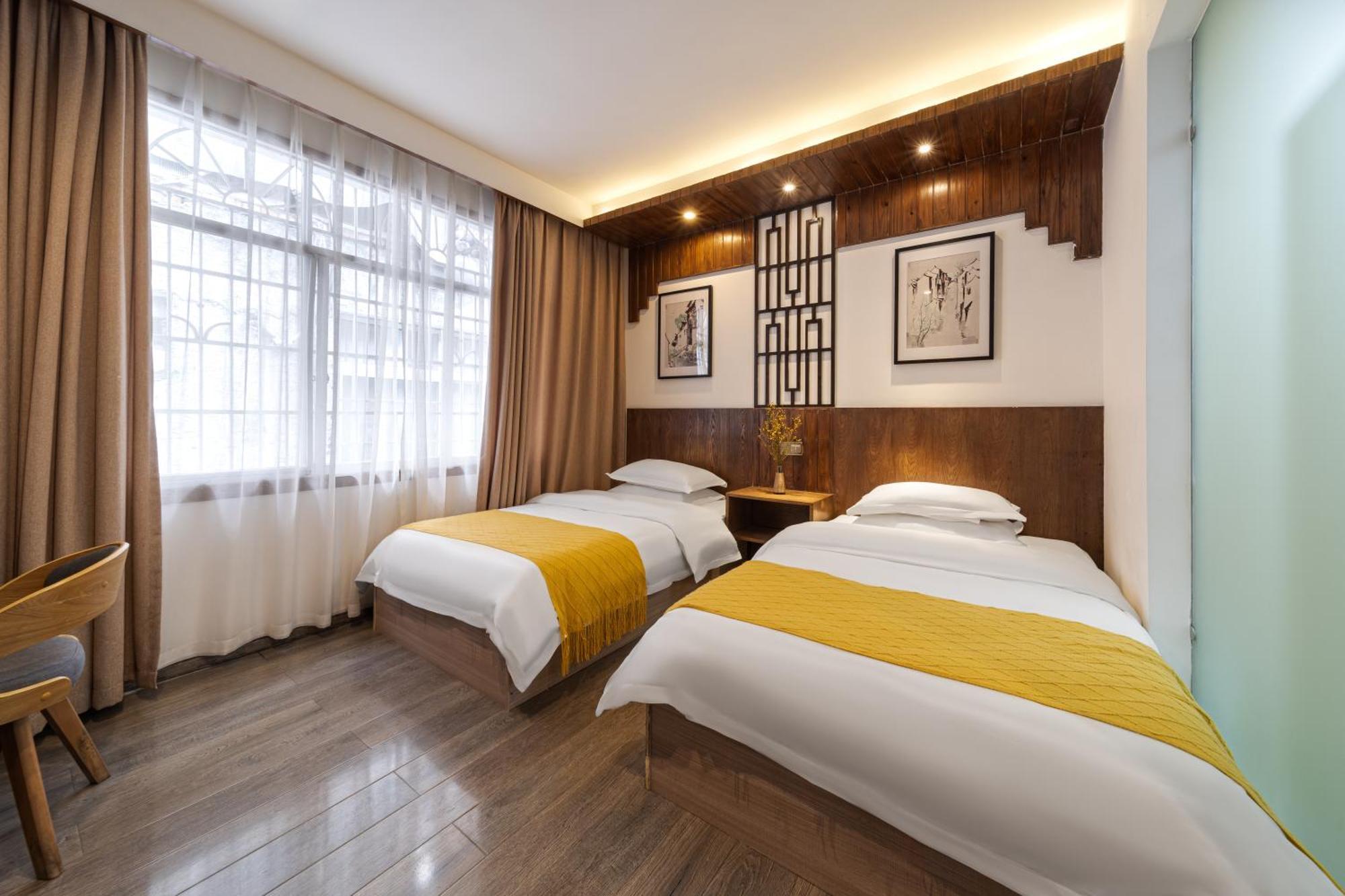 Fenghuang Weijianshan Guesthouse Bagian luar foto