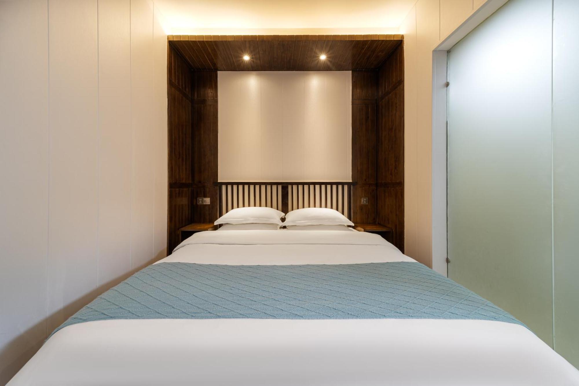 Fenghuang Weijianshan Guesthouse Bagian luar foto