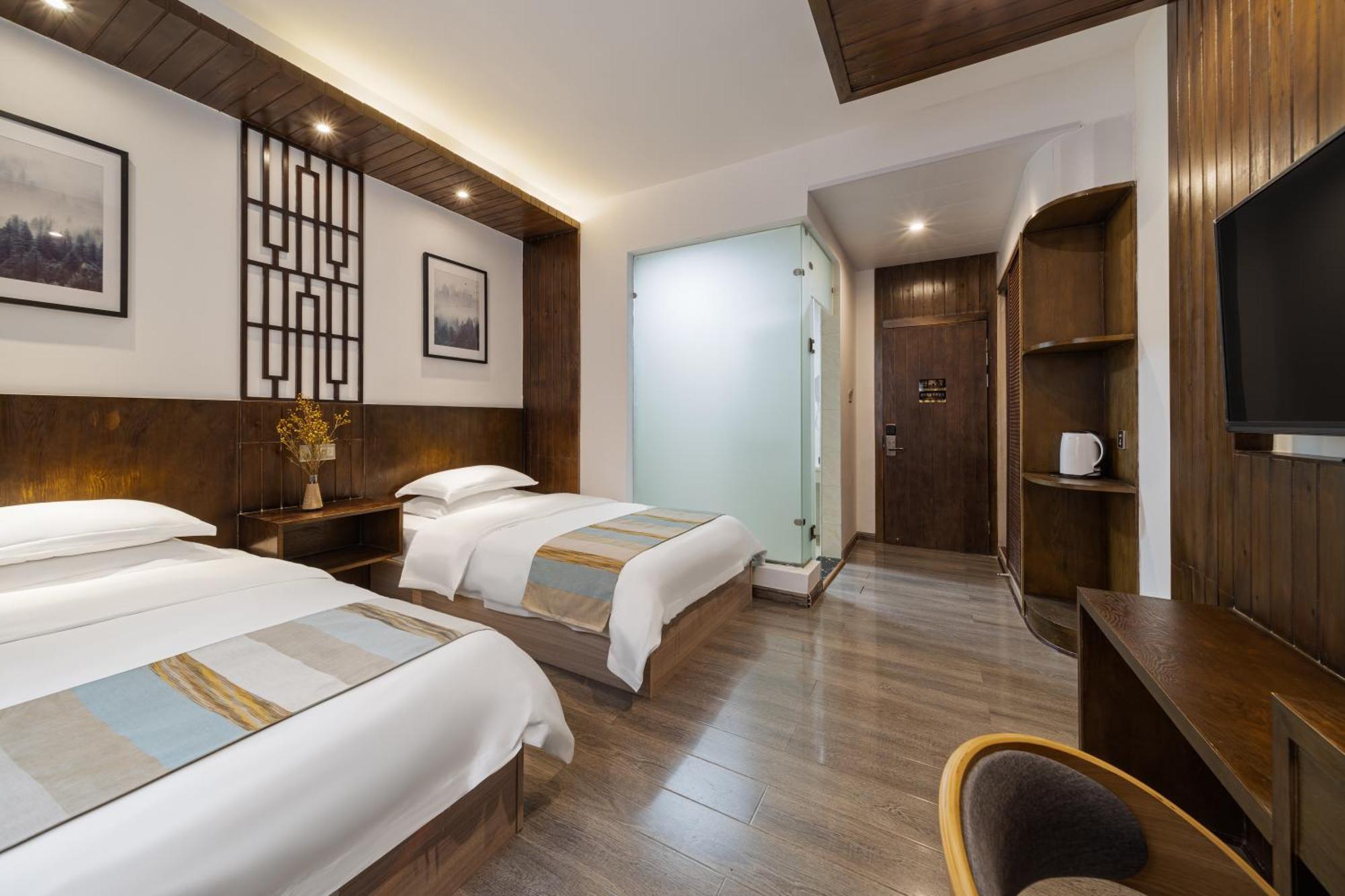 Fenghuang Weijianshan Guesthouse Bagian luar foto