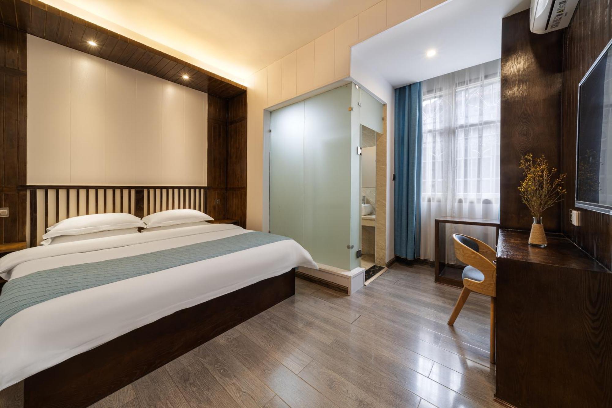 Fenghuang Weijianshan Guesthouse Bagian luar foto