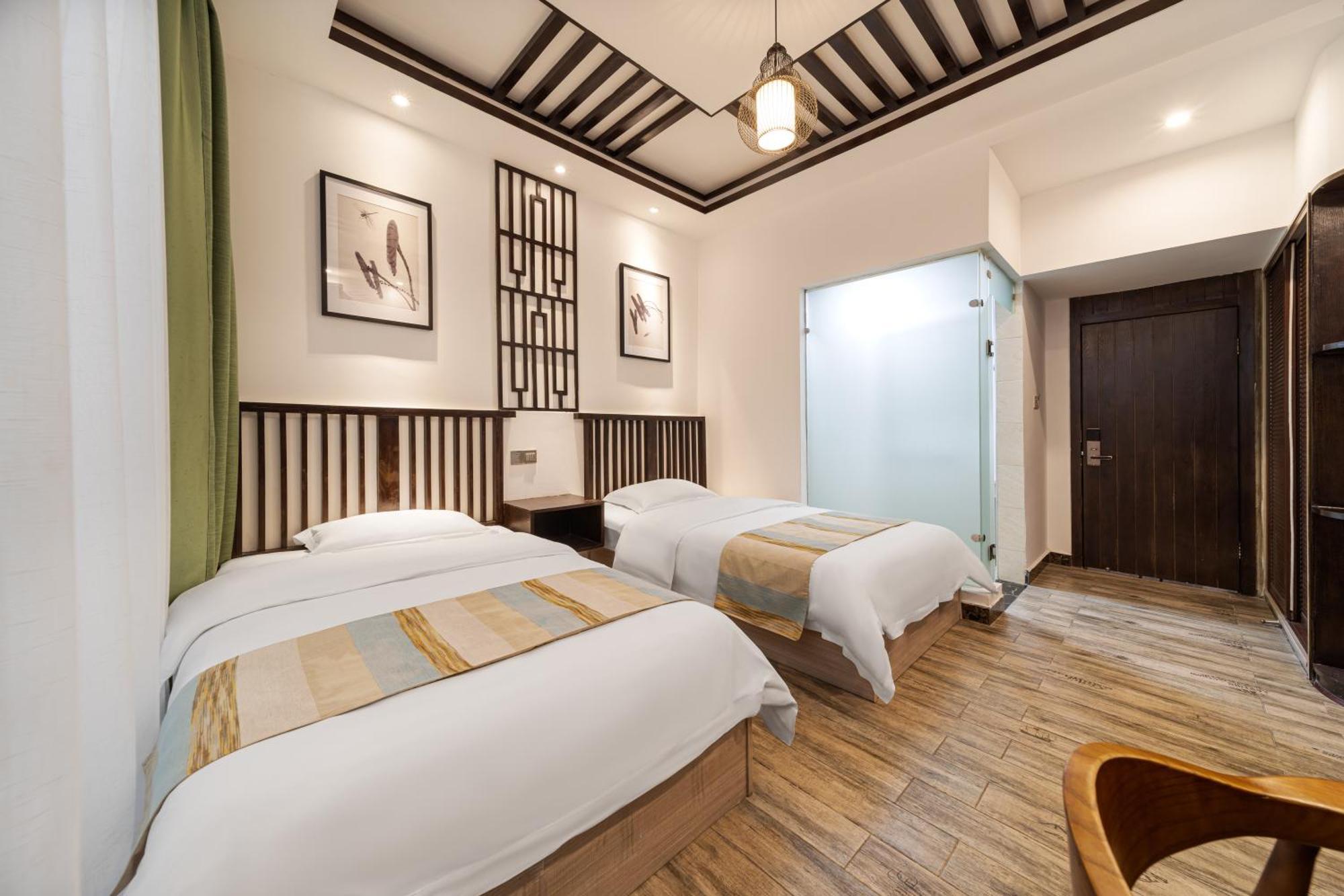 Fenghuang Weijianshan Guesthouse Bagian luar foto