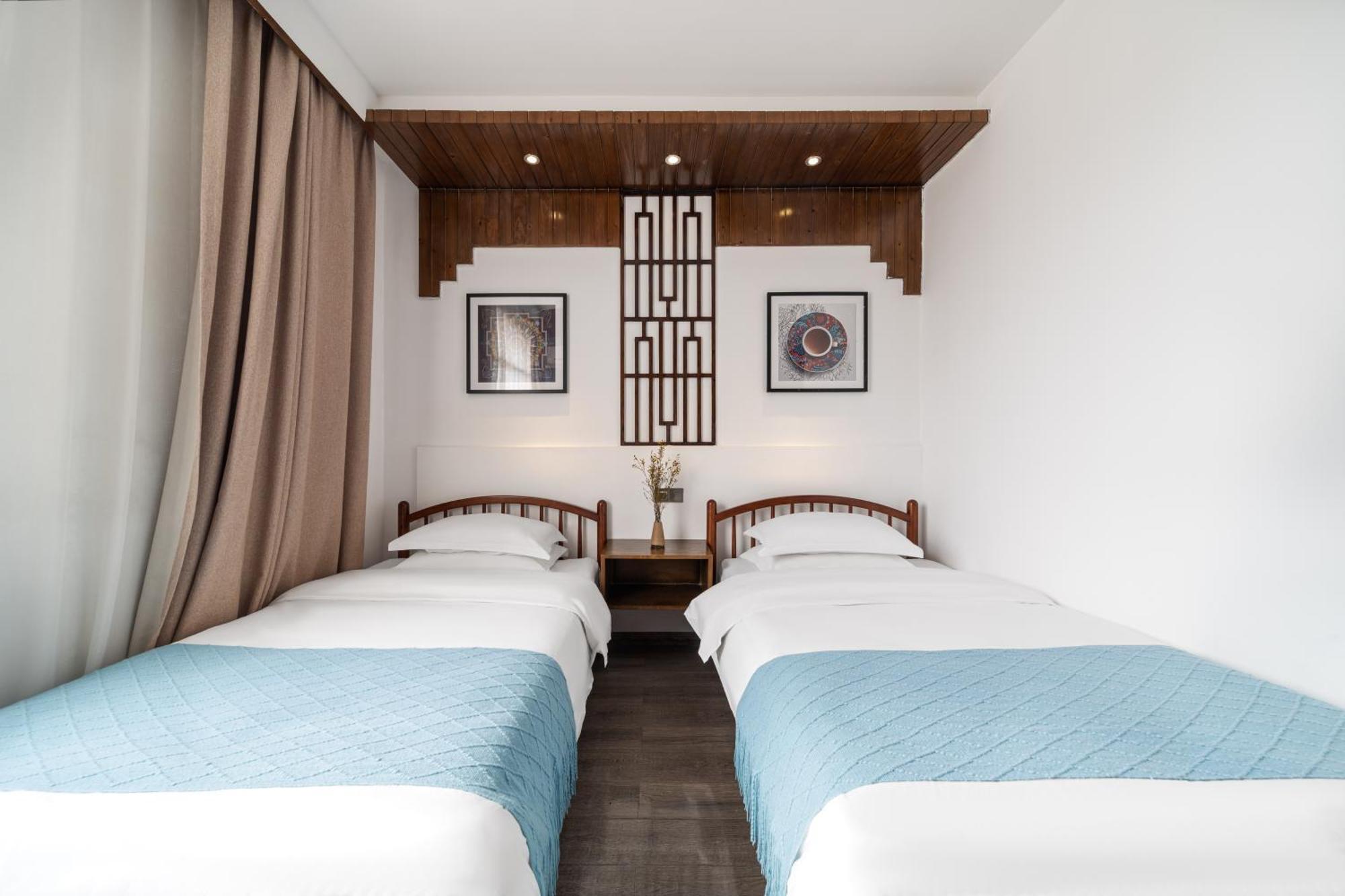 Fenghuang Weijianshan Guesthouse Bagian luar foto
